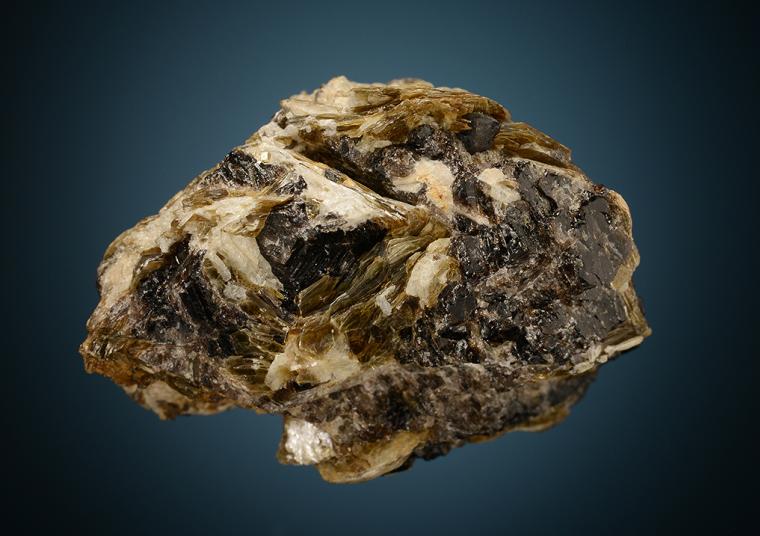 URANINITE with MUSCOVITE